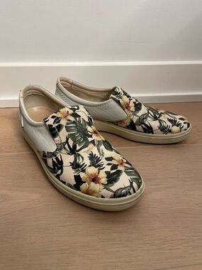 ECCO Floral Slip-On Sneakers